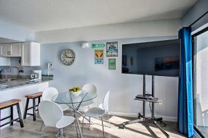 Fotografie z fotogalerie ubytování Updated Myrtle Beach Studio with Ocean Views! v destinaci Myrtle Beach