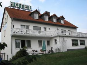 Budova, kde se hotel nachází + 37 fotografií