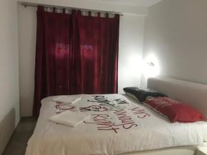 Posteľ alebo postele v izbe v ubytovaní Apartmani Jukic