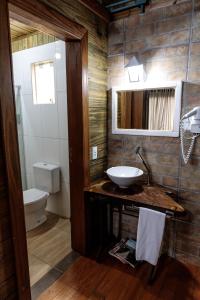 Salle de bains dans l'établissement Pousada Homestay Jaraguá Do Sul