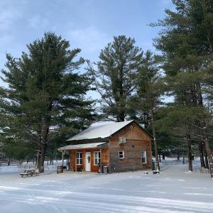 Chalets du Domaine Yamaska v zimě