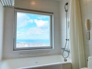 A bathroom at Hotel Nikko Niigata