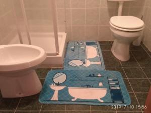 Et badeværelse på Monoloc. Bosco delle Fate