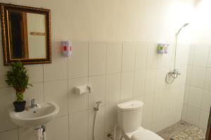 The Rahayu Cottage的一间浴室