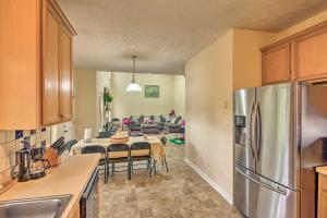 Gallery image of Spacious Stone Mountain Home - Walk Everywhere! in Stone Mountain