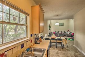 Gallery image of Spacious Stone Mountain Home - Walk Everywhere! in Stone Mountain