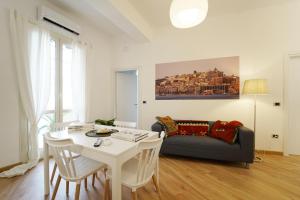 Zdjęcie z galerii obiektu La luna appartamento con terrazza e due camere w Cagliari