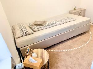 Cama ou camas em um quarto em New Hostel Berlin Mitte FREE SNACK hot tea and coffee