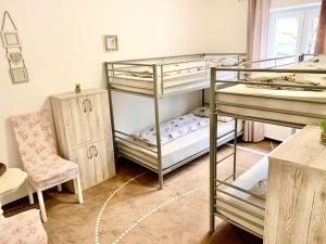 Cama ou camas em um quarto em New Hostel Berlin Mitte FREE SNACK hot tea and coffee