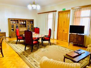 TV a/nebo společenská místnost v ubytování Guesthouse Zedafoni
