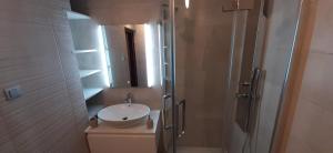 Ein Badezimmer in der Unterkunft Apartment Krajacic