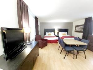 TV a/nebo společenská místnost v ubytování Seely's Motel