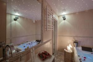 Fotografie z fotogalerie ubytování Deluxe Jacuzzi Apartment by LIUKSAI v destinaci Klaipėda