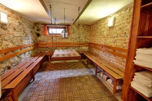 Palanda nebo palandy na pokoji v ubytování Apartmany Kadleců