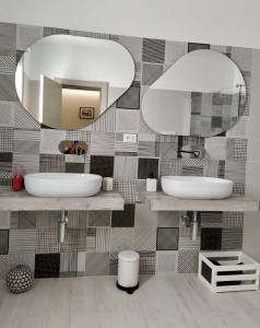 A bathroom at Villa Joy - Iconic Heritage Rooms