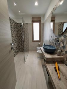 A bathroom at Villa Joy - Iconic Heritage Rooms
