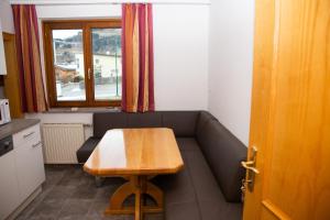 Kuchyňa alebo kuchynka v ubytovaní Hotel Sonne