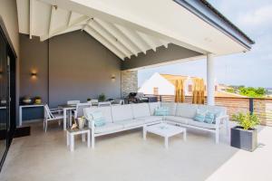 Balcone o terrazza di La Royal Penthouse Apartment Jan Thiel