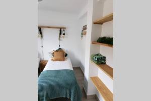 Postel nebo postele na pokoji v ubytování Javea luxury apartment 50m from Arenal sandy beach