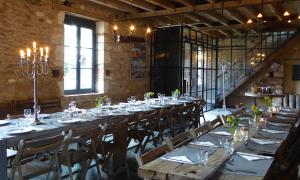 Restaurant o un lloc per menjar a Chateau Breduriere