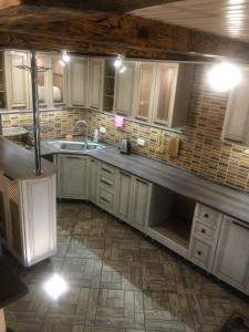 Η κουζίνα ή μικρή κουζίνα στο Файно Є