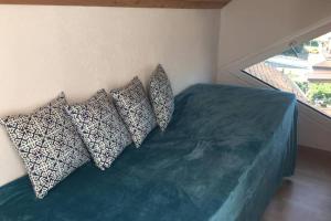 Ruang duduk di Whole large 3 levels apartment