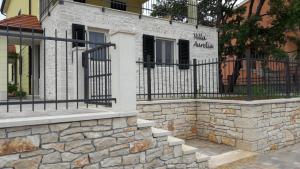 Fotografia z galérie ubytovania Villa Aurelia Haus1 in Porec mit Garten v Poreči