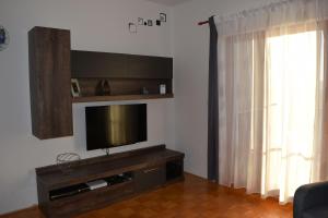 Et tv og/eller underholdning på Juras1