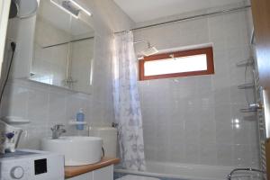 Et badeværelse på Juras1 + 49 billeder