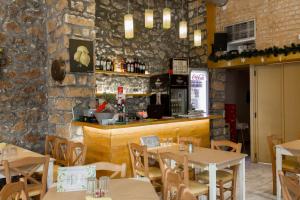 Drinks på Troon of Athens Apartments