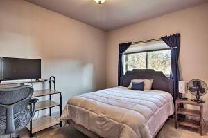 Gallery image of Grand Cabin with Hot Tub and Views - 3 Miles to Hiking in Terrebonne
