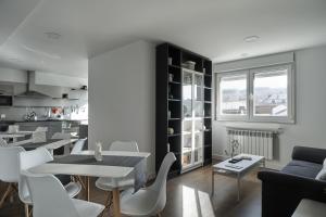 Część wypoczynkowa w obiekcie Xabarin Rooms