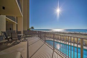 The swimming pool at or close to Gulf Coast Luxury Getaway on Orange Beach with Views