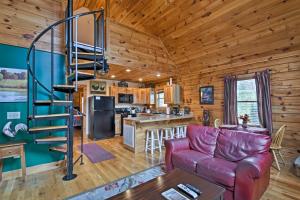 Trot Inn Bryson City Cabin with Hot Tub and Fire Pit!
