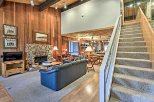 Φωτογραφία από το άλμπουμ του Tahoe Townhome Dreamin about 3 Miles to Lake and Skiing! σε Incline Village