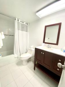A bathroom at Seacoast by Miami Ambassadors