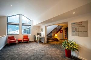 Khu vực ghế ngồi tại Scenic Suites Queenstown