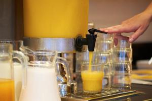 Nápoje v ubytování Bastion Hotel Leiden Oegstgeest