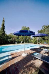 Swimmingpoolen hos eller tæt på Villa La Capinera
