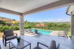 Fotografia z galérie ubytovania Charming villa Fjolla with private pool in Labin v destinácii Labin