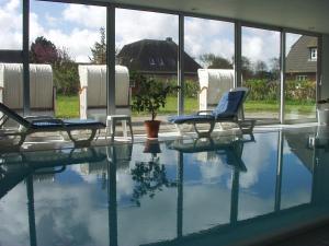 Bazén v ubytování Hotel garni Zur Post nebo v jeho okolí