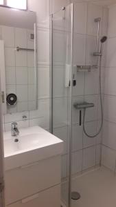 Koupelna v ubytování Hebergement confort Comfortlogies La Fontanella + 29 fotografií