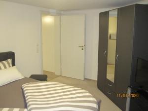 Katil atau katil-katil dalam bilik di Ferien- bzw. Zeitwohnen Burglengenfeld » Apartment 2