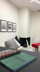A seating area at Villa Joy - Iconic Heritage Rooms