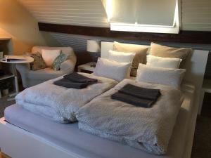 Posteľ alebo postele v izbe v ubytovaní Cozy Attica - With Every Comfort - Berne