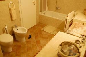 Ένα μπάνιο στο Villa Podere Torre +15 φωτογραφίες