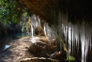 a cave with icicles hanging from the ceiling at CASA RURAL RIO CABRIEL in Villamalea