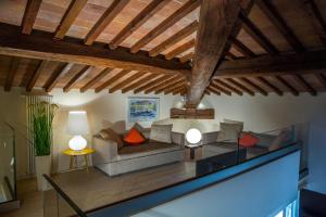 A seating area at Le Residenze a Firenze - Residenza Covoni Apartment in the historical center of Florence