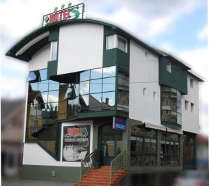 Hoone, kus hotell asub