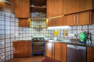 A kitchen or kitchenette at Le Residenze a Firenze - Residenza Covoni Apartment in the historical center of Florence